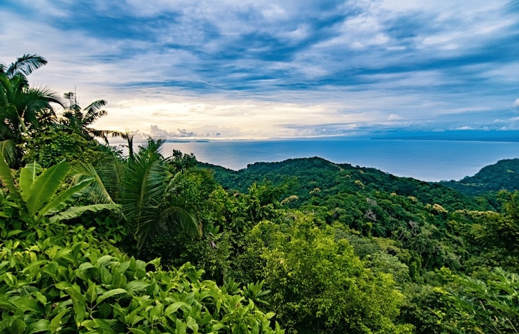 Mountain views in Costa Rica - Best Countries for Psilocybin Retreats 