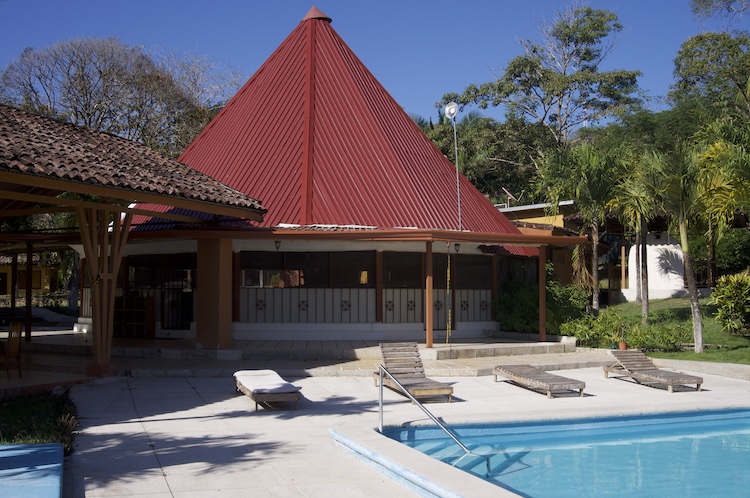The pool and common space at SoulCentro Iboga Retreat in Bahia Gigante, Puntarenas, Costa Rica