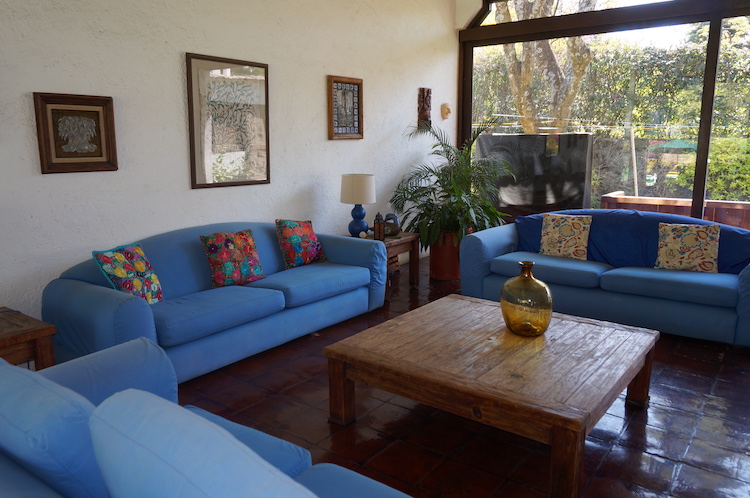 Couches in the common area at Tandava 5-MeO-DMT Retreats in Tepoztlan, Mexico