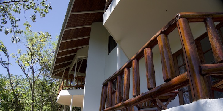 The balcony of guest buildings at Kambo Casita Ayahuasca Retreat in Sámara Guanacaste Costa Rica