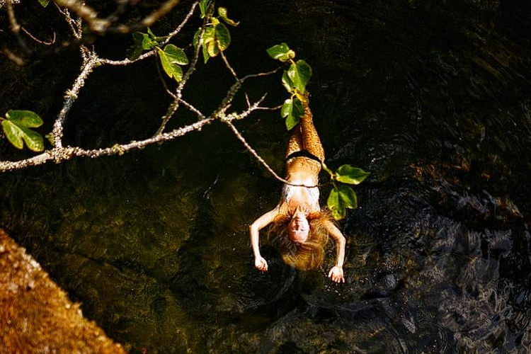 Bathe and feel relax at Alchemy of Clarity Psilocybin Retreat Oleiros Portugal