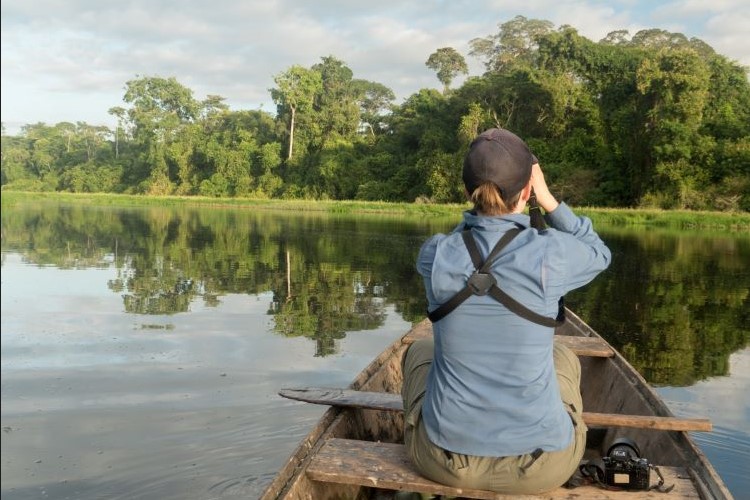 Sailing into tranquility at our peaceful retreat center here at Pisatahua Ayahuasca Retreat in Pisatahua, Boliva